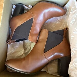 Johnston & Murphy Tan and Brown Ankle Booties